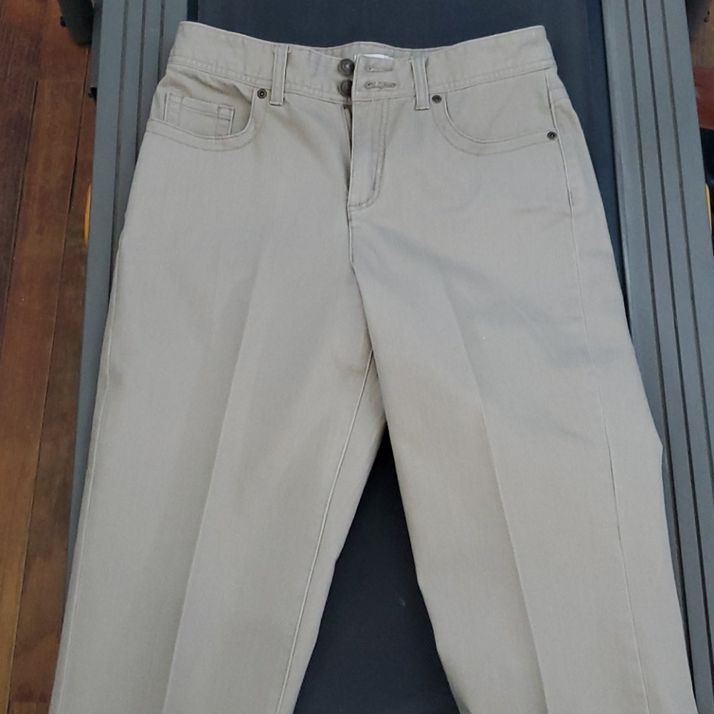 Womens stretch pants.